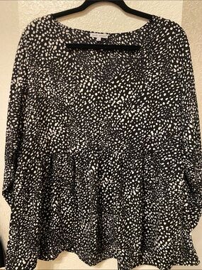 Vassarette Black & White Spot Peplum Tunic